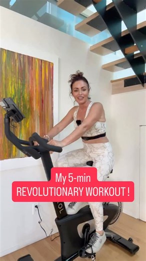 💪 WOW ! I was soooo skeptical when I heard stories about the 5-min workouts on the @thecarolbike Then…I could not resist, I had to try it! First: I am sold on the concept and the practicality of this bike Second: Also sold on the design Third: I am now testing my VO2Max increase by following their plan. Will share as I go! Have you tried it? #BiohackersWorld #valerieorsoni #Longevity #HealthOptimization #MindBodyUpgrade #valerieorsoni #teamorsoni #biohacking #biohackers #biohacker #biohackerfr 