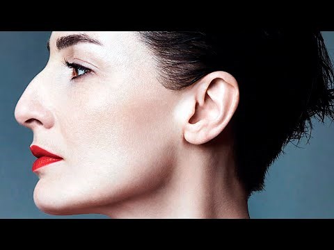 Runway walk: Erin O'Connor