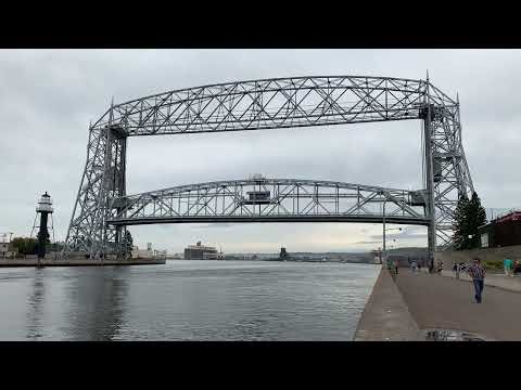 Aerial Lift Bridge in Duluth Minnesota 🧡 You have to see that! 🧡 That is very impressive !!