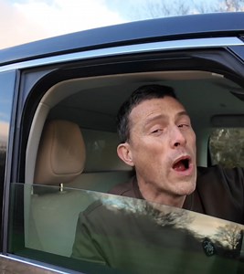 Why the Lexus LM has the most luxurious electric windows! | Mat Watson