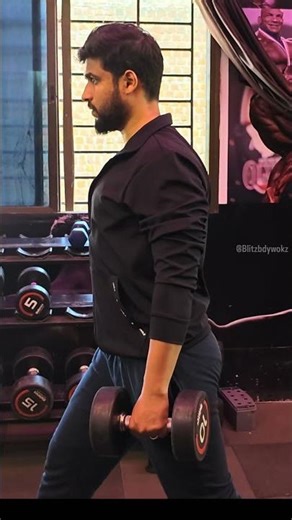 Stop faking your leg day! 🦵 Standing Lunges for a massive lower body pump.🔥 #LegDay #Fitness #short