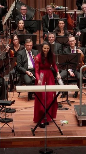 Vivi Vassileva Climbs completely to the rythm #shorts #music