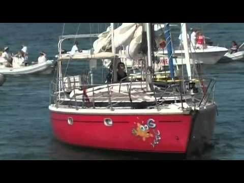 Laura Dekker completes round-the-world solo voyage