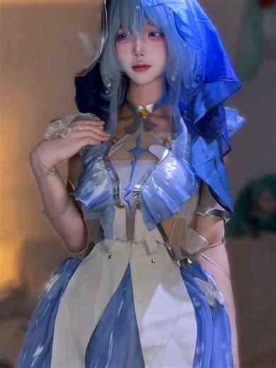 Wuthering Waves Cosplay by Chinese Girl