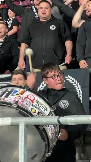 Suporterii lui U Cluj, alături de „șepcile roșii” în Giulești, la meciul cu Rapid