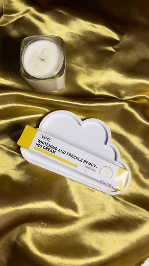 This freckle cream can get rid of spots on the face. ✨ HOW TO USE • wash skin first • spread evenly on the skin • massage gently to absorb Effective for removing freckle and whitening. Must have and try this cream from VGO. 🙌 #freckleremovingcream #whiteningandfreckleremovingcream #freckles #whiteningandfreckleremoving #VGO #VGOantifreckles #antimelasmacream #antibrownspot #antifreckles #VGOcream #fyp