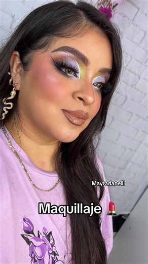 Master Makeup Techniques with Mayradanelli
