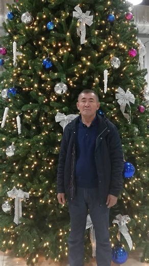 Мамырбаева Асель on Instagram: "Жатырсыз ау Әкешім жер жастанып, Тоңасыз-ау кетті ғой қыс басталып. Өзіңсіз өтіп жатыр күндерім, Әрқашан жүремін Сағынышпен еске алып. Жаныңыз Жәннатта болсын менің мәңгілік Сағынышым ❤️😢🥺🤲🏻 #әкешім #әкешім❤️ #әке #әкесініңқызы❤️"