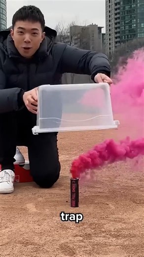 Hafu Go | YouTuber on Instagram: "What happens if you trap smoke in a box?"