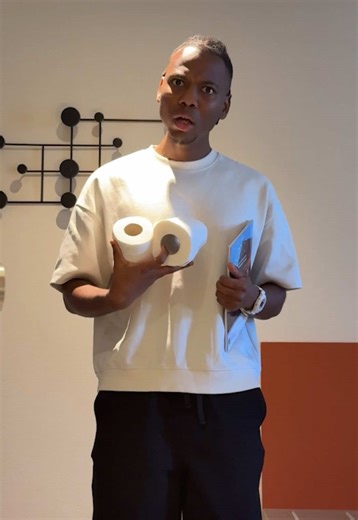 Vidéos de LesParodieBros (@les_parodie_bros) avec son original - LesParodieBros