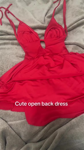Chelsea🌸 (@chelsea_surls_)’s video of Open Back Dresses