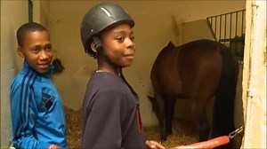 [20h45 🔵 MON CLUB & MOI] Avec le temps, on oublie à quel point la familiarisation avec le cheval peut être compliquée lorsque l’on débute l’équitation. 😕🐴 A voir ce soir sur Equidia Life ! | Equidia