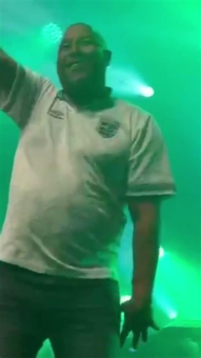 John Barnes joins Peter Hook & The Light on stage in Manchester to rap on World In Motion! ⚽️