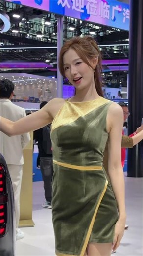 Beautiful models on Guangzhou autoshow 2