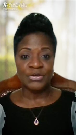 ✨ “The Bible comes alive when you study it deeply.” ✨ The Scriptures are not just words on a page — they are a living source of wisdom, comfort, and guidance. Each verse carries history, each story carries meaning, and each lesson speaks to the heart in ways that can transform lives. 📖💫 Studying the Bible is more than learning; it’s an invitation to slow down, reflect, and discover truths that have guided generations before us. It’s about finding light in the darkness, strength in the struggle