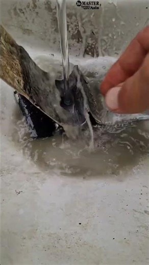 What’s inside a mobile phone battery? Risky experiment #RiskyExperiments #Technology