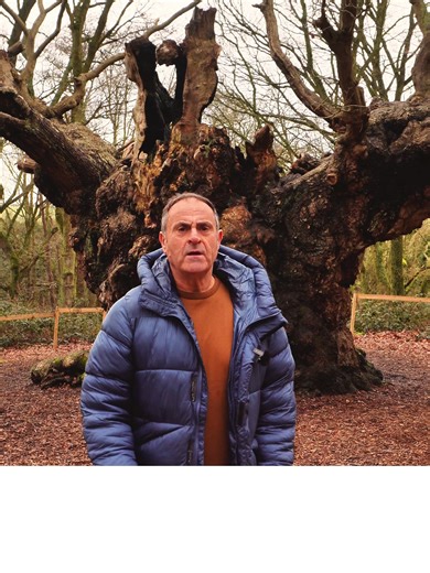 Old Knobbley, the Oak That Hid the Hunted Old Knobbley is one of England’s oldest oak trees, standing quietly in Mistley, Essex, just beyond the Suffolk border. This video explores its eight-hundred-year history, its survival through fire, lightning, and war, and the local folklore linking it to Matthew Hopkins and the witch trials of the seventeenth century. A story of landscape, memory, and the things that choose to endure. #OldKnobbley #Mistley #EssexHistory #SuffolkFolklore #EastAnglianFolkl