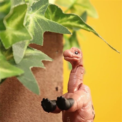 Toy Brachiosaurus eating #dinosaur