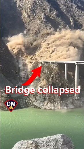 Dramatic scene of the bridge collapse was caught on camera #Dramaticmoment