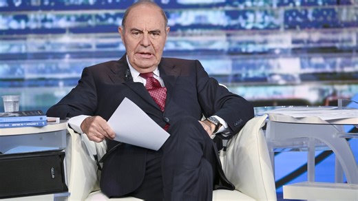 Bruno Vespa, il suo attico a Piazza di Spagna: tre piani di lusso, la tv segreta e un rammarico
