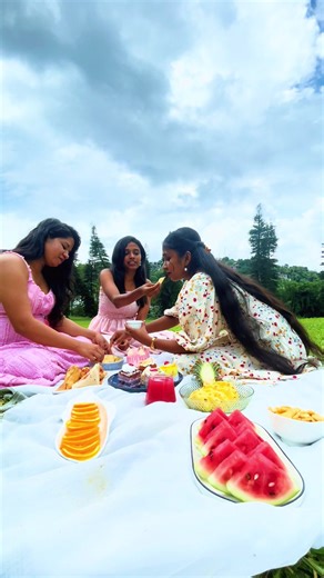 Enjoy a Fun Picnic Date with Friends