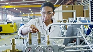 21K views · 131 reactions | Lessening the climate crisis and transitioning to a clean economy is not only manageable, it brings with it enormous opportunity. There are already 300,000 jobs in Canada’s rapidly growing clean energy sector. So let’s treat climate change like the emergency it is, and let’s transition Canada to a sustainable economy. | Clean Energy Canada | Facebook