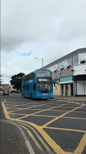 [New Livery] Transdev 2775 - BF63 HCV coming into Burnley Bus Station on Hotline 152