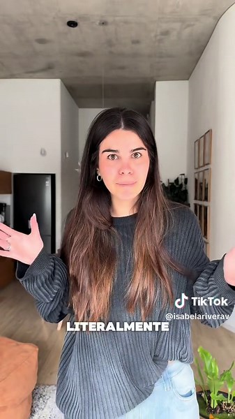 Me dio una pena jajajaja yo hablando de él y él repartiendo con Nu #cajitasparamigente por favor escríbanle que están ahí pendientísimos de todos los futuros ahorradores😮‍💨🦄🥹 #publicidad