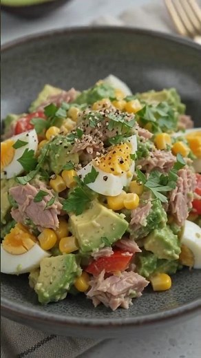 Making Healthy High-Protein Tuna Avocado Salad 🥗🥑🥚🐟 | Easy Healthy Lunch