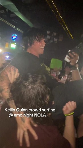 Got to help hold up kellin quinn 10/10 emo night 😌🖤 @Sleeping With Sirens @Bemo Rouge @Southport Hall New Orleans, LA #sleepingwithsirenslive #emo #emonight