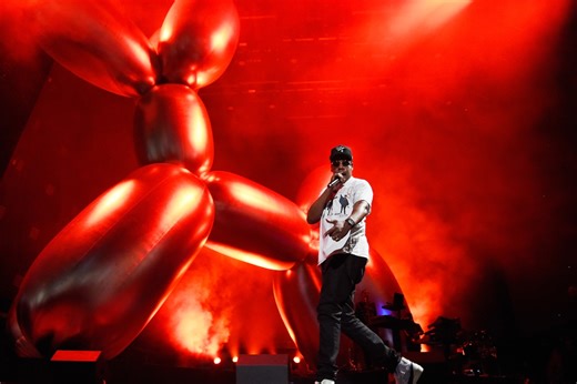 The richest musician in the world has a $2.5 billion fortune. Can you guess who it is?