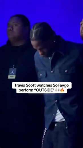 Travis Scott y SoFaygo presentes en el evento de Jordan Space Jam.El jefe disfruta ➕ https://t.co/2EdRxsxBCY