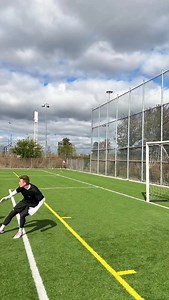 1.5M views · 8.6K reactions | ❌AVOID the wrong recovery footwork, ✅ INSTEAD, make more saves with the cross over Follow @quinnstahmer for more gk tips | Quinn Stahmer | Facebook