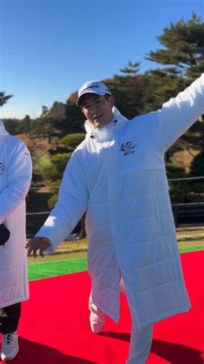 #ゴルフ日本シリーズJTカップ 【開会セレモニー】 いよいよ今季国内ツアーの最終戦！ #ゴルフ日本シリーズJTカップが開幕しました⛳️ スタート前には恒例のオープニングセレモニーが行われ、出場30選手が集結しました😊⛳️ #JGTO #golftournament #男子ゴルフ #ゴルフ日本シリーズJTカップ #東京よみうりカントリークラブ #最終戦 | 一般社団法人日本ゴルフツアー機構