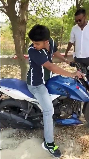 “Insane Bike Burnout on Soil Ground! 🤯”