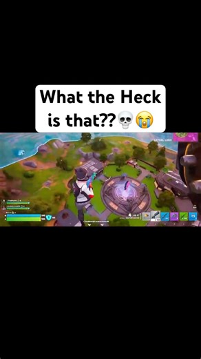 What is that floating in the sky? #fortnite #fortniteshorts #gaming