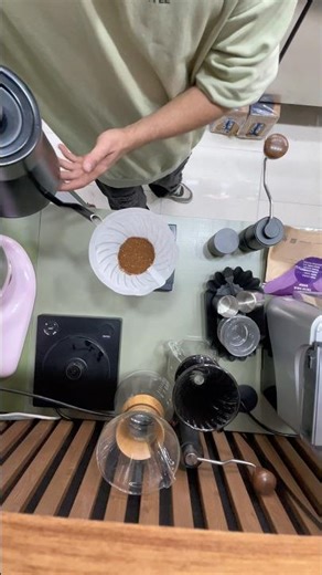 Café Vibes: Brewing a Clean V60 #coffee #coffeelover #dripcoffee #shorts #shortvideo #short