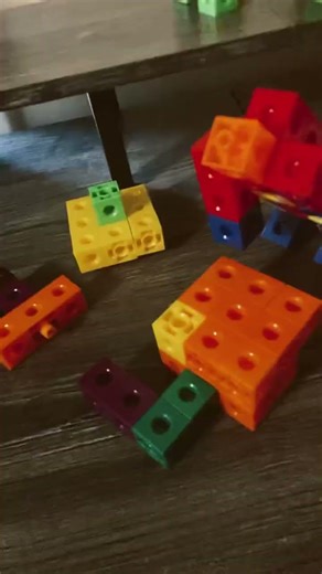 All Omni droids from the Incredibles getting destroyed except v9