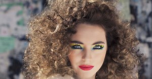 Maquillage années 80 : comment reproduire un make-up effet disco ?