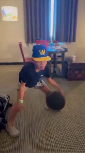 Introducing The Silent Basketball 4.0 – the ultimate basketball for silent, seamless practice anytime, anywhere. Ideal for use in houses and apartments, this revolutionary ball allows you to work on your handles without making a sound.OVER 40,000 Sold Globally. Key Features: Improved Bounce: Experience a superior dribbling feel with enhanced responsiveness. Extreme Durability: Engineered to withstand the toughest play, ensuring longevity. Soft & Quiet: The quietest basketball ever, perfect for i