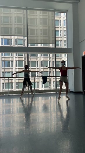 Anabelle and Coco slaying 👏 #ballet #dance #balletdancer #ballerina #pointe #art