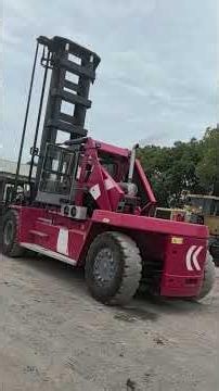 30,000 KG Lifting Power! Kalmar Heavy Duty Forklift #Shorts