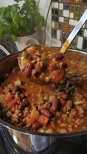 833K views · 4.5K reactions | This is absolutely delicious. Don't change a thing! I took this to a dinner party and everyone loved it but I've been making it at home just for us too. It really only takes 10 minutes to prepare everything!" Recipe in First (c.o.m.m.e.n.t ). | Easy Recipes | Facebook