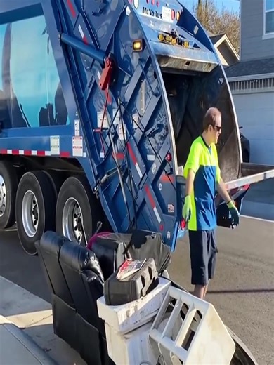 Recycling Trucks: A Day in the Life