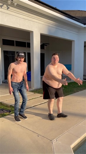 Who’s hotter? Left or right? | Nikocado Avocado