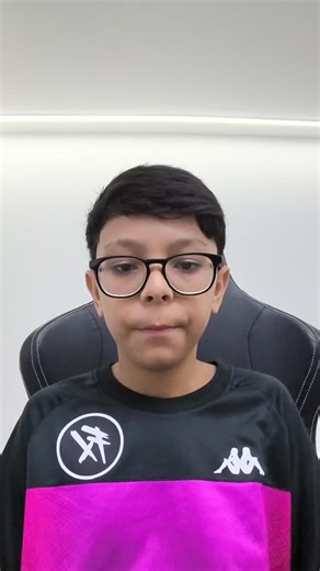 Bryan Simões on Instagram: "Unboxing do mouse! 🖱️🎉 Logitech G PRO Superlight Obrigado @_lucashonda, p vcor acreditar em mim e na minha jornada! ❤️ #fypage #prodigio #cs2 #logitech #mouse"