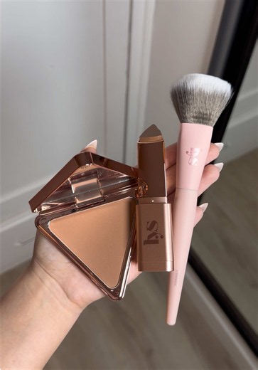 Bronzing Stick Tutorial: Easy Bronzer Tips for Glowing Skin
