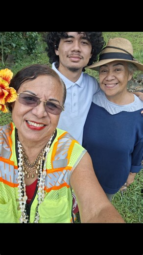 So happy to meet my sister Fatu and her son Sam. I haven't seen them for a very long time. Praise God.