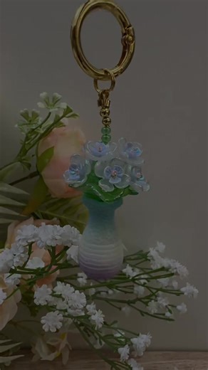 Your everyday essentials just got a glow-up! 🌸✨ Add these adorable vase charms to keys, phones & bags. 💕 #SparkleStyle #FlowerCharm #diy #fyp #PhoneCharmGoals