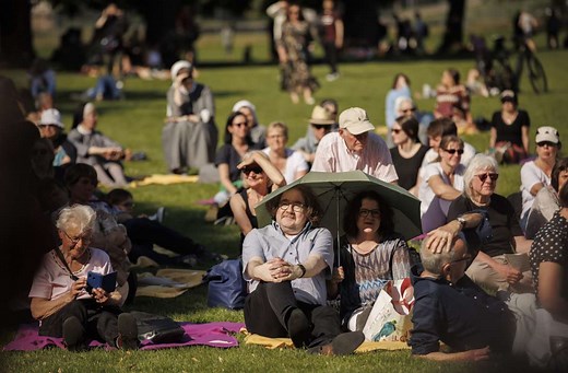 Einen Sonnenstich richtig erkennen und behandeln (Symptome)